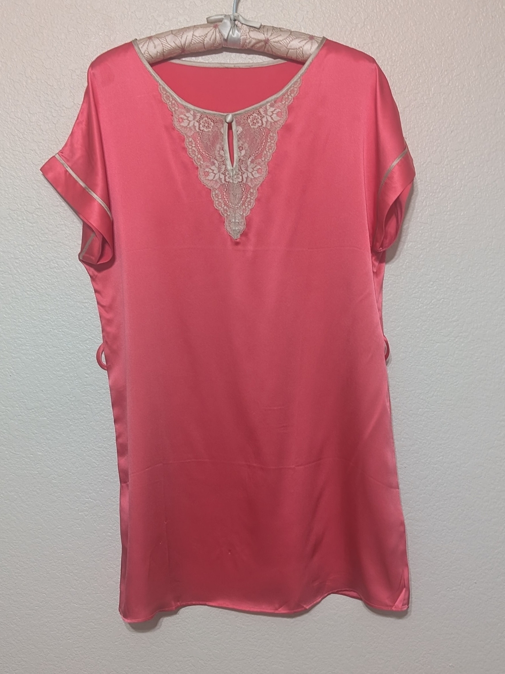 Silksilky 100% Mulberry Silk Lace Trim Short Sleeve Coral Nightgown